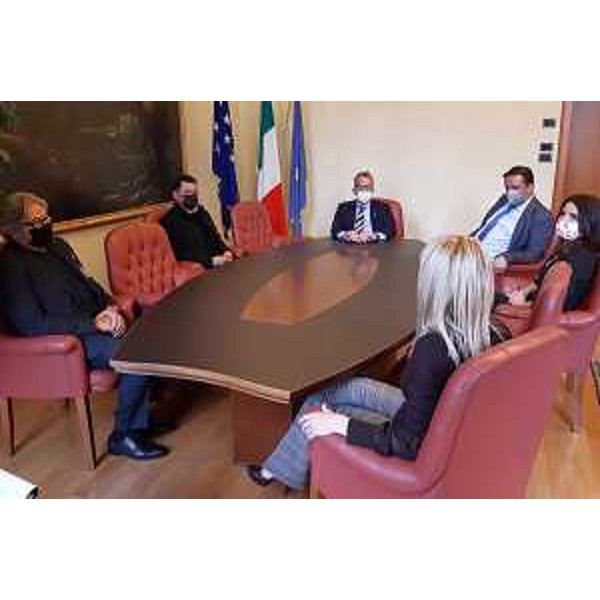 Il presidemte del Cr Fvg, Piero Mauro Zanin, e il consigliere regionale Edy Morandini incontrano l'attrice Antonella Arlotti e la regista di Uruguay, Andrea Simonella - Il presidemte del Cr Fvg, Piero Mauro Zanin, e il consigliere regionale Edy Morandini incontrano l'attrice Antonella Arlotti e la regista di Uruguay, Andrea Simonella