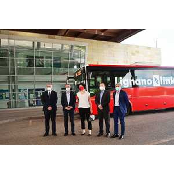 L'assessore regionale alle Infrastrutture e territorio, Graziano Pizzimenti, alla presentazione a Latisana del servizio Lignano link - L'assessore regionale alle Infrastrutture e territorio, Graziano Pizzimenti, alla presentazione a Latisana del servizio Lignano link