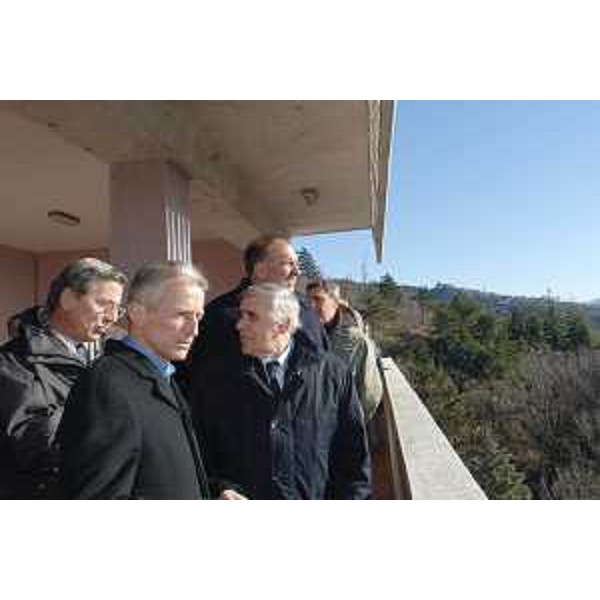 Riccardo Illy (Presidente Regione Friuli Venezia Giulia), Roberto Cosolini (Assessore regionale Ricerca) e Stefano Fantoni (Direttore SISSA) visitano il cantiere dei lavori di ristrutturazione dell'ex ospedale Santorio, destinato ad ospitare la Scuola Internazionale Superiore di Studi Avanzati (SISSA), a Trieste. (Trieste 08/01/08)