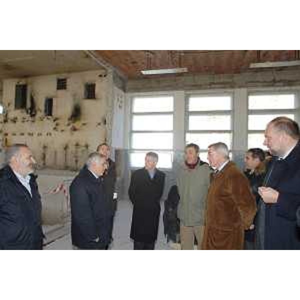 Riccardo Illy (Presidente Regione Friuli Venezia Giulia), Roberto Cosolini (Assessore regionale Ricerca) e Stefano Fantoni (Direttore SISSA) visitano il cantiere dei lavori di ristrutturazione dell'ex ospedale Santorio, destinato ad ospitare la Scuola Internazionale Superiore di Studi Avanzati (SISSA), a Trieste. (Trieste 08/01/08)