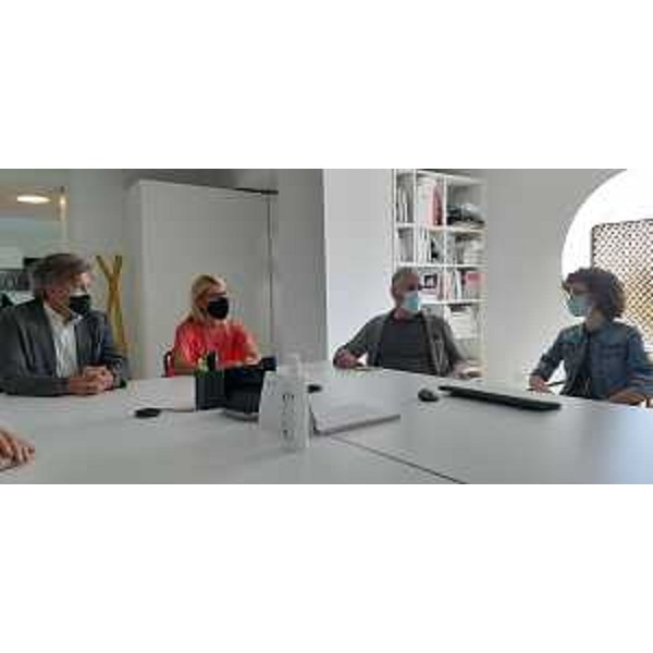 Lassessore regionale alle Attività produttive e turismo, Sergio Emidio Bini, con la presidente di Friulia, Federica Seganti, e il presidente di Midj Paolo Vernier e la figlia Miriam, responsaibile commerciale - Cordovado, 14 giugno 2021. - Lassessore regionale alle Attività produttive e turismo, Sergio Emidio Bini, con la presidente di Friulia, Federica Seganti, e il presidente di Midj Paolo Vernier e la figlia Miriam, responsaibile commerciale - Cordovado, 14 giugno 2021.