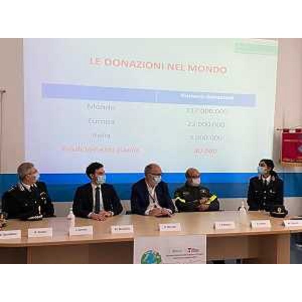 Il vicegovernatore del Friuli Venezia Giulia, Riccardo Riccardi, alla celebrazione della Giornata mondiale del donatore di sangue svoltasi all'Ospedale di Pordenone, alla presenza dei vertici dell'Azienda sanitaria Friuli Occidentale, dei rappresentanti della prefettura e delle Forze dell'ordine e di soccorso, oltre che delle associazioni dei donatori di sangue. - Il vicegovernatore del Friuli Venezia Giulia, Riccardo Riccardi, alla celebrazione della Giornata mondiale del donatore di sangue svoltasi all'Ospedale di Pordenone, alla presenza dei vertici dell'Azienda sanitaria Friuli Occidentale, dei rappresentanti della prefettura e delle Forze dell'ordine e di soccorso, oltre che delle associazioni dei donatori di sangue. 