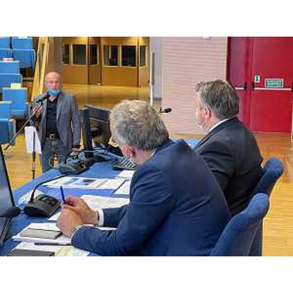 Luca Bulfone (Cia), interviene davanti al presidente del Cr Fvg, Piero Mauro Zanin, e a quello della V Commissione, Diego Bernardis - Luca Bulfone (Cia), interviene davanti al presidente del Cr Fvg, Piero Mauro Zanin, e a quello della V Commissione, Diego Bernardis