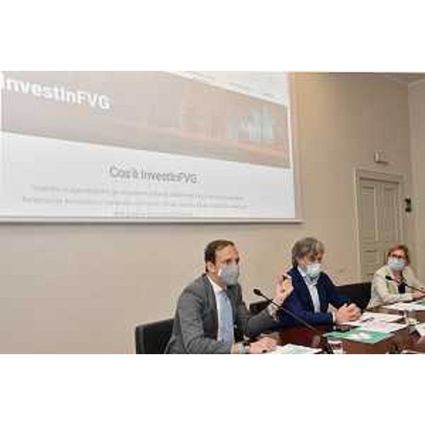 Nella foto il governatore del Friuli Venezia Giulia, Massimiliano Fedriga, lassessore alle Attività produttive, Sergio Emidio Bini, e la direttrice generale dellAgenzia Lavoro & SviluppoImpresa, Lydia Alessio Vernì. - Nella foto il governatore del Friuli Venezia Giulia, Massimiliano Fedriga, lassessore alle Attività produttive, Sergio Emidio Bini, e la direttrice generale dellAgenzia Lavoro & SviluppoImpresa, Lydia Alessio Vernì.