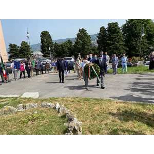Lassessore regionale alla Sicurezza e Autonomie locali, Pierpaolo Roberti, durante la cerimonia per il 40° Anniversario della posa del Cippo in memoria dei militari Giuliani, Istriani e Dalmati caduti e dispersi sul fronte russo nella Seconda Guerra Mondiale, organizzata dallUnione nazionale italiana reduci di Russia. - Lassessore regionale alla Sicurezza e Autonomie locali, Pierpaolo Roberti, durante la cerimonia per il 40° Anniversario della posa del Cippo in memoria dei militari Giuliani, Istriani e Dalmati caduti e dispersi sul fronte russo nella Seconda Guerra Mondiale, organizzata dallUnione nazionale italiana reduci di Russia. 
