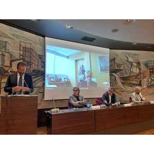 L'assessore regionale Sergio Emidio Bini al tavolo con Giovanni Da Pozzo e Omar Monestier. - L'assessore regionale Sergio Emidio Bini al tavolo con Giovanni Da Pozzo e Omar Monestier. 