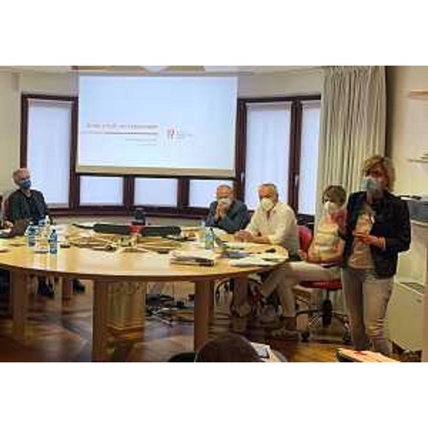 L'assessore Barbara Zilli mentre interviene all'Assemblea dei soci di Carnia Industrial Park - L'assessore Barbara Zilli mentre interviene all'Assemblea dei soci di Carnia Industrial Park