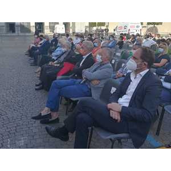 Il presidente Zanin in prima fila a Cividale, alla sua sinistra il consigliere Shaurli - Il presidente Zanin in prima fila a Cividale, alla sua sinistra il consigliere Shaurli