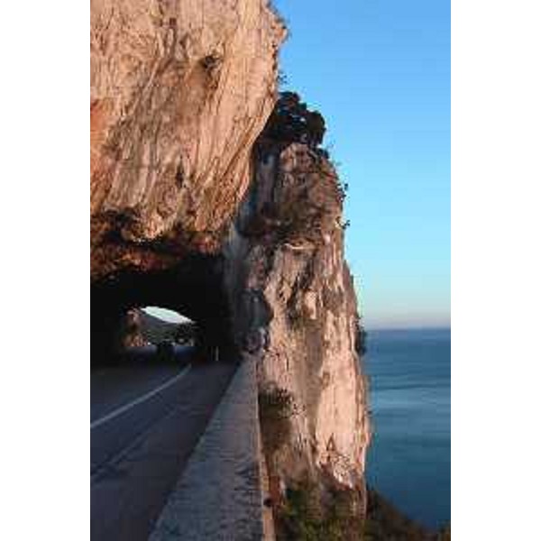 Galleria sulla Strada Costiera, verso Trieste. Foto: Archivio del Corpo forestale regionale - Marco Pradella