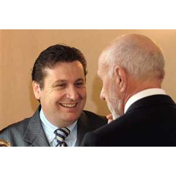 Enzo Marsilio (Assessore regionale alle risorse agricole, naturali, forestali e montagna) con Antonucci 
