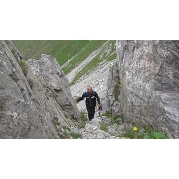 Il presidente del Consiglio regionale, Piero Mauro Zanin, affronta la salita sul monte Cellon - Il presidente del Consiglio regionale, Piero Mauro Zanin, affronta la salita sul monte Cellon