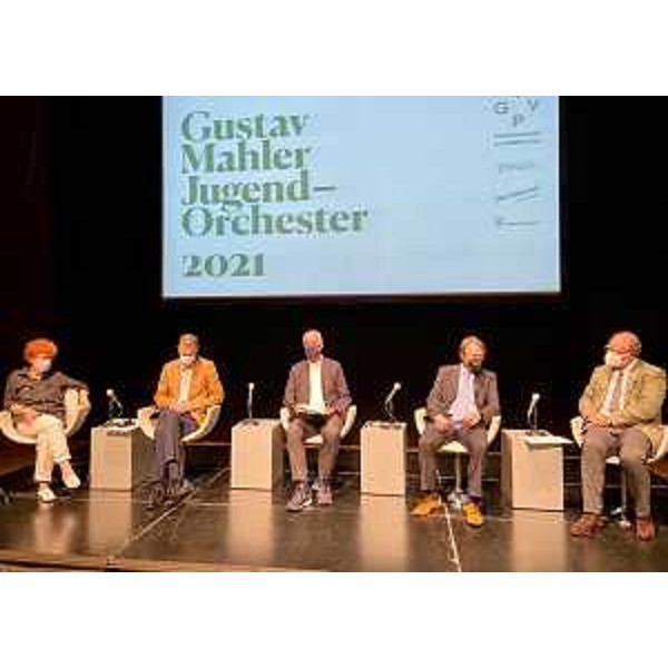 L'assessore Gibelli alla conferenza stampa tenutasi al teatro Verdi di Pordenone - L'assessore Gibelli alla conferenza stampa tenutasi al teatro Verdi di Pordenone