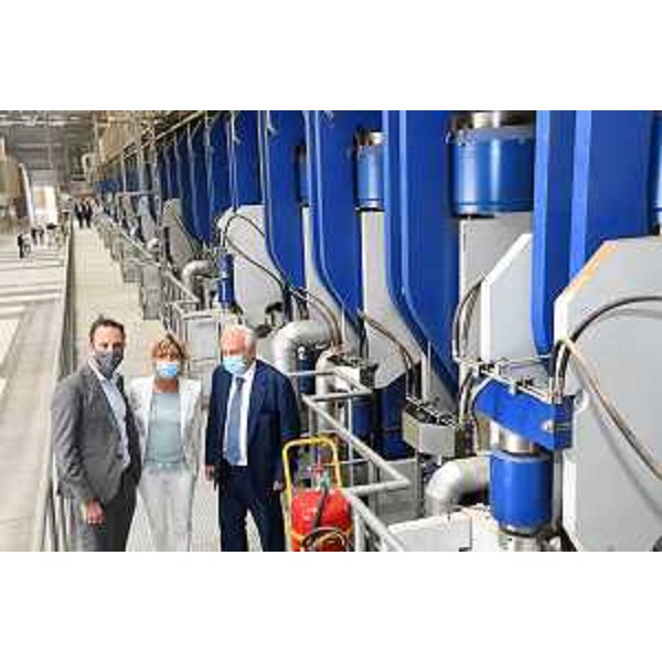 Il governatore Massimiliano Fedriga e l'assessore regionale Barbara Zilli durantre la visita alla Fantoni - Il governatore Massimiliano Fedriga e l'assessore regionale Barbara Zilli durantre la visita alla Fantoni