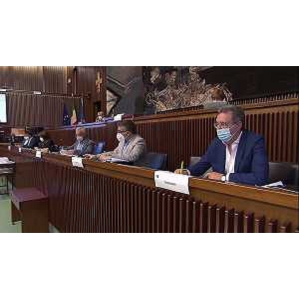 Il presidente della VI Commissione, Giuseppe Sibau (Progetto Fvg/Ar) con gli assessori Alessia Rosolen, Pierpaolo Roberti e Graziano Pizzimenti - Il presidente della VI Commissione, Giuseppe Sibau (Progetto Fvg/Ar) con gli assessori Alessia Rosolen, Pierpaolo Roberti e Graziano Pizzimenti