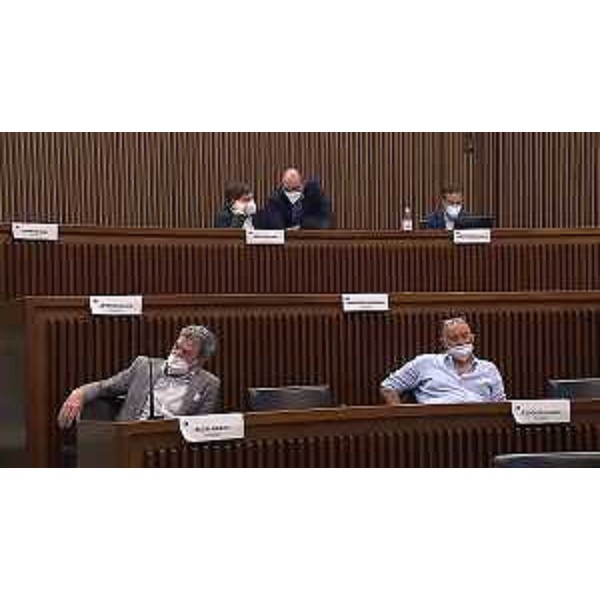 Tiziano Centis (Cittadini) e Lorenzo Tosolini (Lega) durante i lavori - Tiziano Centis (Cittadini) e Lorenzo Tosolini (Lega) durante i lavori