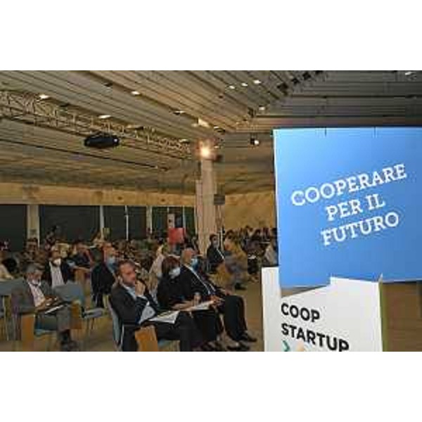 L'assessore regionale Alessia Rosolen all'assemblea delle cooperative di legacoopfvg - L'assessore regionale Alessia Rosolen all'assemblea delle cooperative di legacoopfvg