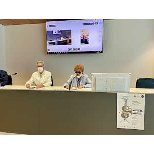 L'assessore regionale alla Cultura Tiziana Gibelli insieme al presidente della Fvg Orchestra Paolo Petiziol durante la presentazione a Udine della rassegna Accordi musicali. - L'assessore regionale alla Cultura Tiziana Gibelli insieme al presidente della Fvg Orchestra Paolo Petiziol durante la presentazione a Udine della rassegna Accordi musicali.