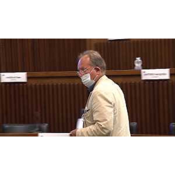 Waletr Zalukar (Gruppo Misto) mentre lascia la III Commissione - Waletr Zalukar (Gruppo Misto) mentre lascia la III Commissione