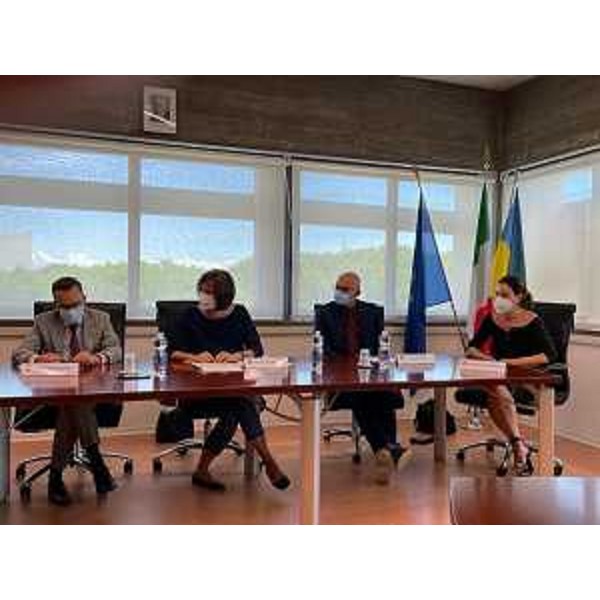 L'intervento dell'assessore regionale all'Istruzione e al lavoro, Alessia Rosolen, a Lignano alla presentazione dell'accordo per la formazione in chiave turistico-alberghiera - L'intervento dell'assessore regionale all'Istruzione e al lavoro, Alessia Rosolen, a Lignano alla presentazione dell'accordo per la formazione in chiave turistico-alberghiera