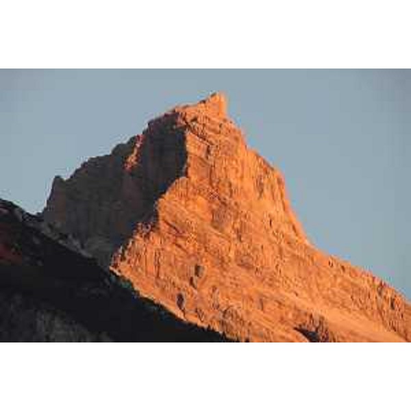 Cimolais (Pordenone) in Val Cellina: il Monte Duranno con il primo sole sulla parete Est. Foto: Archivio del Corpo forestale regionale - Marco Pradella