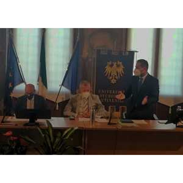 L'intervento di Michele Pais (a destra), presidente del Consiglio regionale della Sardegna - L'intervento di Michele Pais (a destra), presidente del Consiglio regionale della Sardegna