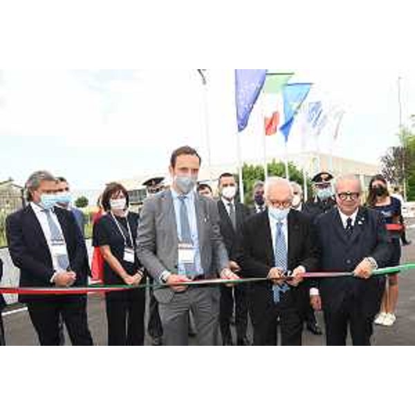 Il taglio dle nastro del nuovo impianto della Lean Experience Factory - Il taglio dle nastro del nuovo impianto della Lean Experience Factory