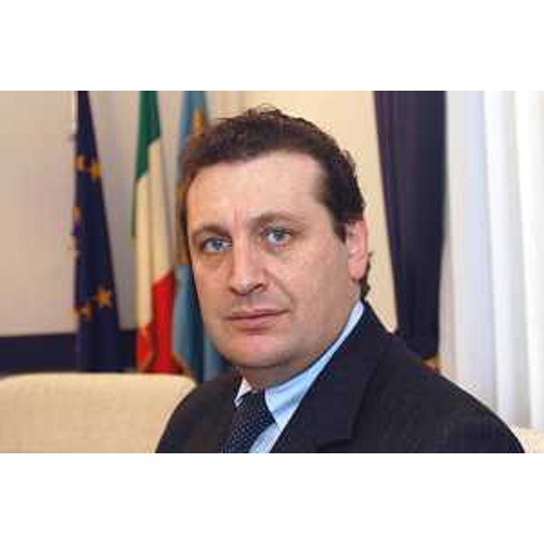 Enzo Marsilio (Assessore regionale alle risorse agricole, naturali, forestali e montagna) - primo piano 