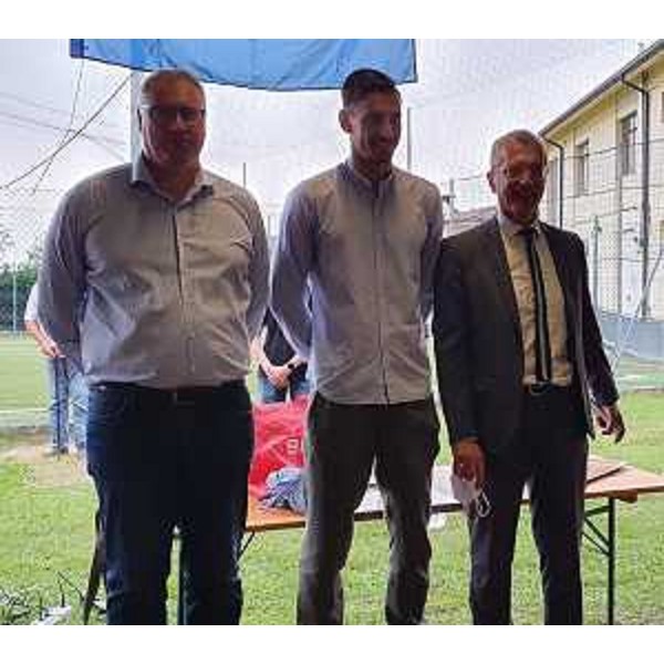 Piero Mauro Zanin (primo da destra) con Alex Meret (al centro) e il consigliere regionale Mauro Bordin - Piero Mauro Zanin (primo da destra) con Alex Meret (al centro) e il consigliere regionale Mauro Bordin