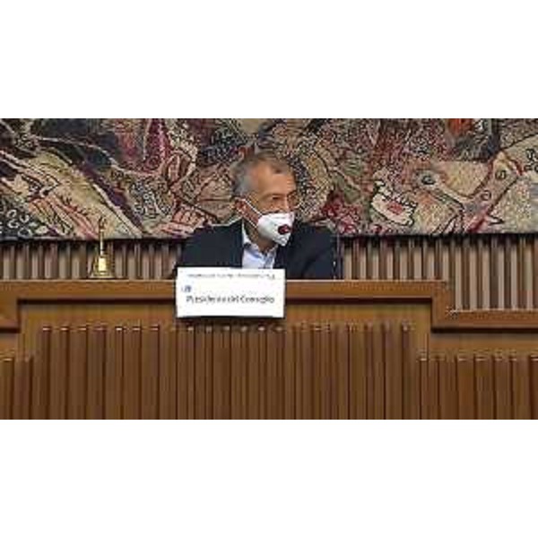 Il presidente del Cr Fvg, Piero Mauro Zanin, dirige i lavori del Tavolo per la Terza ripartenza - Il presidente del Cr Fvg, Piero Mauro Zanin, dirige i lavori del Tavolo per la Terza ripartenza