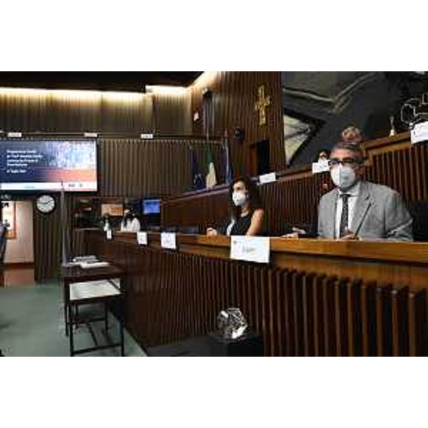 Lassessore regionale alle Autonomie locali Pierpaolo Roberti presente alla cerimonia di premiazione ELoGE - Lassessore regionale alle Autonomie locali Pierpaolo Roberti presente alla cerimonia di premiazione ELoGE