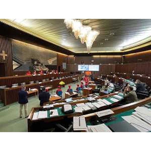 L'aula consiliare durante la cerimonia in onore dei campioni Under 12 dell'Asd Staranzano Ducks - L'aula consiliare durante la cerimonia in onore dei campioni Under 12 dell'Asd Staranzano Ducks 