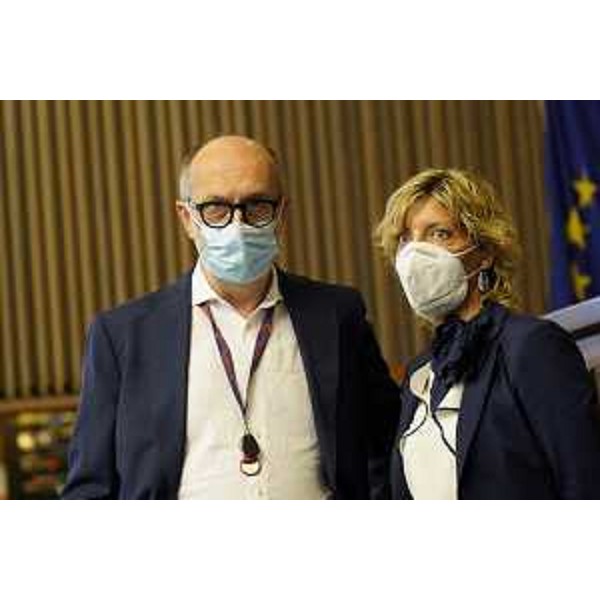 Il vicegovernatore Fvg, Riccardo Riccardi, e l'assessore regionale alle Finanze, Barbara Zilli - Il vicegovernatore Fvg, Riccardo Riccardi, e l'assessore regionale alle Finanze, Barbara Zilli