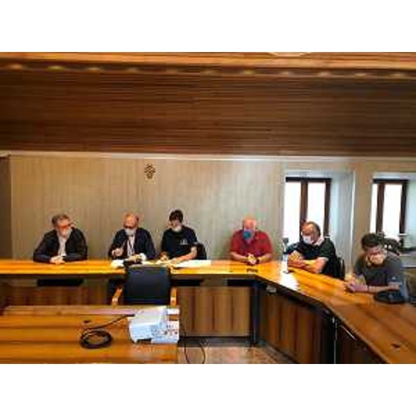 Il vicegovernatore con delega alla Protezione civile Riccardo Riccardi con l'assessore alla viabilità e Infrastrutture Graziano Pizzimenti nell'incontro assieme ai vertici di Fvg Strade e i sindaci di Ampezzo e Sauris - Il vicegovernatore con delega alla Protezione civile Riccardo Riccardi con l'assessore alla viabilità e Infrastrutture Graziano Pizzimenti nell'incontro assieme ai vertici di Fvg Strade e i sindaci di Ampezzo e Sauris