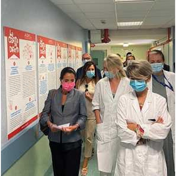 Il vicegovernatore del Friuli Venezia Giulia con delega alla Salute, Riccardo Riccardi, durante la visita della presidente della Commissione Parlamentare per linfanzia e l'adolescenza, la senatrice Licia Ronzulli, al Burlo Garofolo. - Il vicegovernatore del Friuli Venezia Giulia con delega alla Salute, Riccardo Riccardi, durante la visita della presidente della Commissione Parlamentare per linfanzia e l'adolescenza, la senatrice Licia Ronzulli, al Burlo Garofolo.