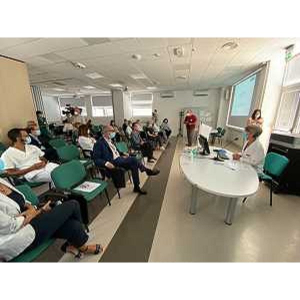 Il vicegovernatore del Friuli Venezia Giulia con delega alla Salute, Riccardo Riccardi, durante la visita della presidente della Commissione Parlamentare per linfanzia e l'adolescenza, la senatrice Licia Ronzulli, al Burlo - Il vicegovernatore del Friuli Venezia Giulia con delega alla Salute, Riccardo Riccardi, durante la visita della presidente della Commissione Parlamentare per linfanzia e l'adolescenza, la senatrice Licia Ronzulli, al Burlo 