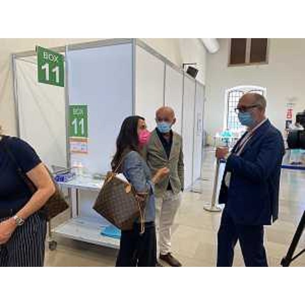Il vicegovernatore del Friuli Venezia Giulia con delega alla Salute, Riccardo Riccardi, durante la visita della presidente della Commissione Parlamentare per linfanzia e l'adolescenza, la senatrice Licia Ronzulli, al centro vaccinale allestito nella Centrale idrodinamica di Trieste. - Il vicegovernatore del Friuli Venezia Giulia con delega alla Salute, Riccardo Riccardi, durante la visita della presidente della Commissione Parlamentare per linfanzia e l'adolescenza, la senatrice Licia Ronzulli, al centro vaccinale allestito nella Centrale idrodinamica di Trieste. 