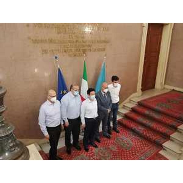 L'assessore regionale Sebastiano Callari con la delegazione della Fao oggi a Trieste nel Palazzo della Regione. Da sinistra a destra: Dejan Jakovlievic, Maximo Torero, Qu Dongyu, Callari e Maurizio Martina - L'assessore regionale Sebastiano Callari con la delegazione della Fao oggi a Trieste nel Palazzo della Regione. Da sinistra a destra: Dejan Jakovlievic, Maximo Torero, Qu Dongyu, Callari e Maurizio Martina