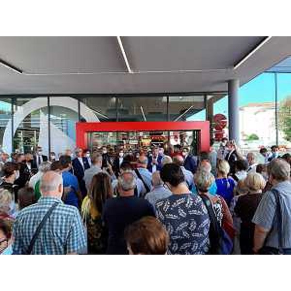 L'assessore regionale alle Attività produttive Sergio Emidio Bini interviene all'inaugurazione del nuovo supermercato Eurospar di via dell'Istria a Trieste - L'assessore regionale alle Attività produttive Sergio Emidio Bini interviene all'inaugurazione del nuovo supermercato Eurospar di via dell'Istria a Trieste