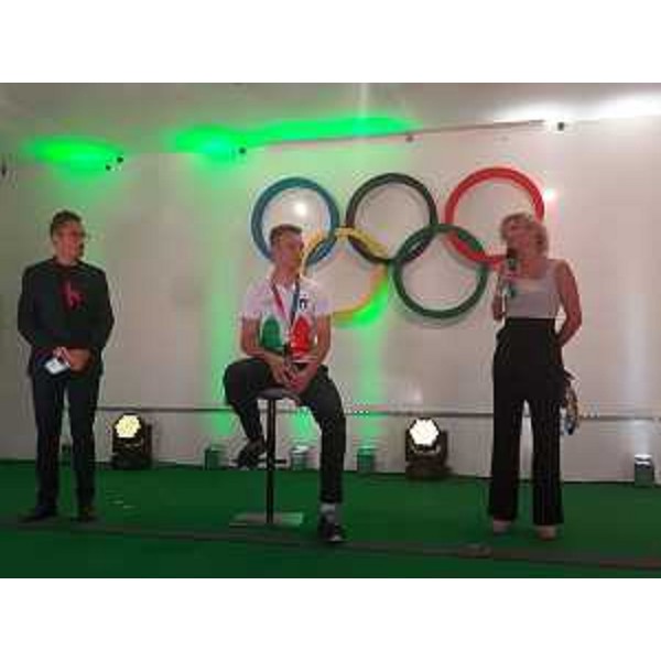 L'oro olimpico Jonathan Milan con l'assessore Zilli e il consigliere Mazzolini. - L'oro olimpico Jonathan Milan con l'assessore Zilli e il consigliere Mazzolini.