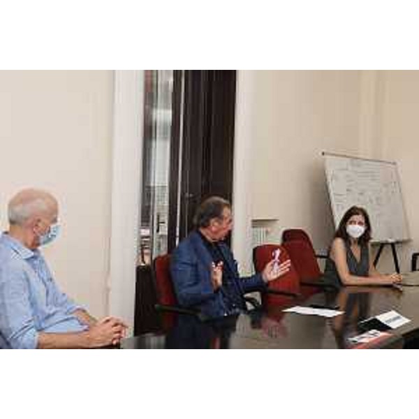 L'assessore regionale alla Difesa dell'ambiente e allo Sviluppo sostenibile Fabio Scoccimarro tra il presidente regionale e la presidente triestina della Fipe, Bruno Vesnaver e Federica Suban, nella sede della Regione di via Carducci a Trieste - L'assessore regionale alla Difesa dell'ambiente e allo Sviluppo sostenibile Fabio Scoccimarro tra il presidente regionale e la presidente triestina della Fipe, Bruno Vesnaver e Federica Suban, nella sede della Regione di via Carducci a Trieste