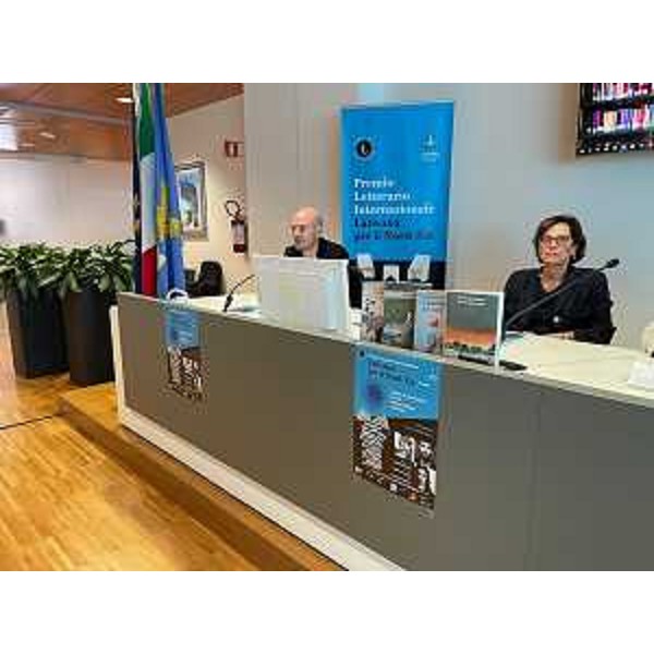 Cristina Benussi (presidente della giuria tecnica) e Alessandro Venier (Bottega errante) - Cristina Benussi (presidente della giuria tecnica) e Alessandro Venier (Bottega errante)
