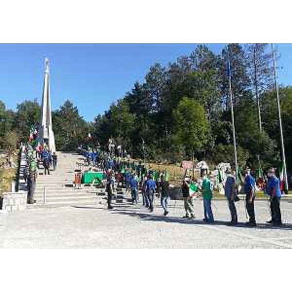 Un momento della cerimonia a Tarcento - Un momento della cerimonia a Tarcento