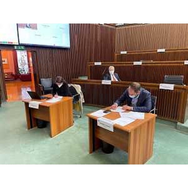 Cristiano Shaurli (Pd), Chiara Da Giau (Pd) e Furio Honsell (Open) durante i lavori della VI Commissione - Cristiano Shaurli (Pd), Chiara Da Giau (Pd) e Furio Honsell (Open) durante i lavori della VI Commissione