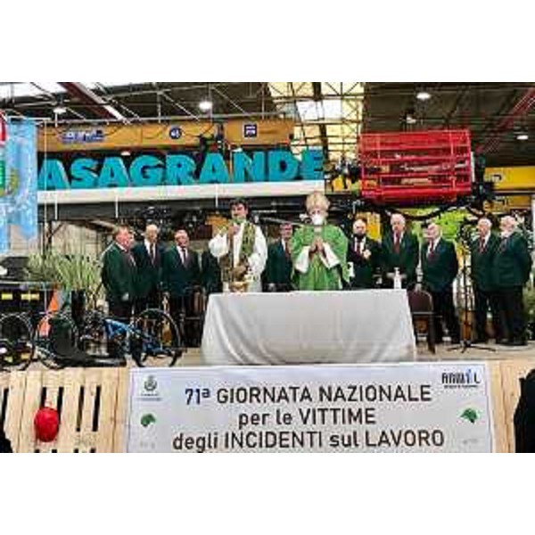 La celebrazione della 71esima Giornata Nazionale per le vittime degli incidenti sul lavoro, curata dalla sezione dellassociazione nazionale mutilati e invalidi del lavoro (Amnil) sezione di Pordenone, svolta a Fontanafredda - La celebrazione della 71esima Giornata Nazionale per le vittime degli incidenti sul lavoro, curata dalla sezione dellassociazione nazionale mutilati e invalidi del lavoro (Amnil) sezione di Pordenone, svolta a Fontanafredda