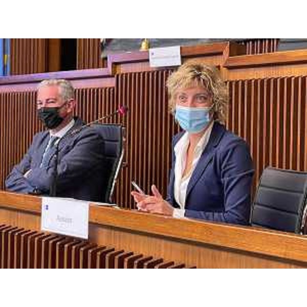 L'assessore regionale alle Finanze, Barbara Zilli, con il presidente della I Commissione, Alessandro Basso (FdI) - L'assessore regionale alle Finanze, Barbara Zilli, con il presidente della I Commissione, Alessandro Basso (FdI)