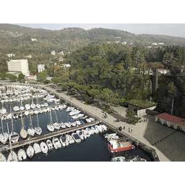 Un rendering dell'intervento di recupero della baia di Grignano - Un rendering dell'intervento di recupero della baia di Grignano