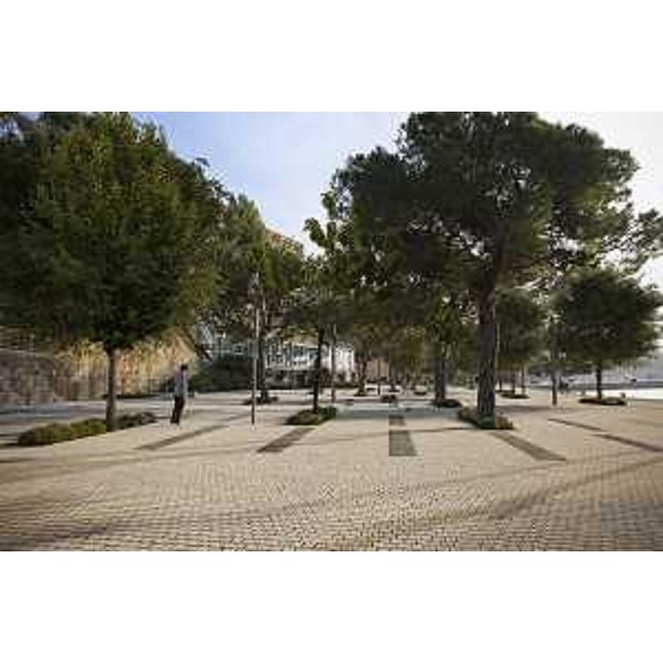 Un rendering dell'intervento di recupero della baia di Grignano - Un rendering dell'intervento di recupero della baia di Grignano