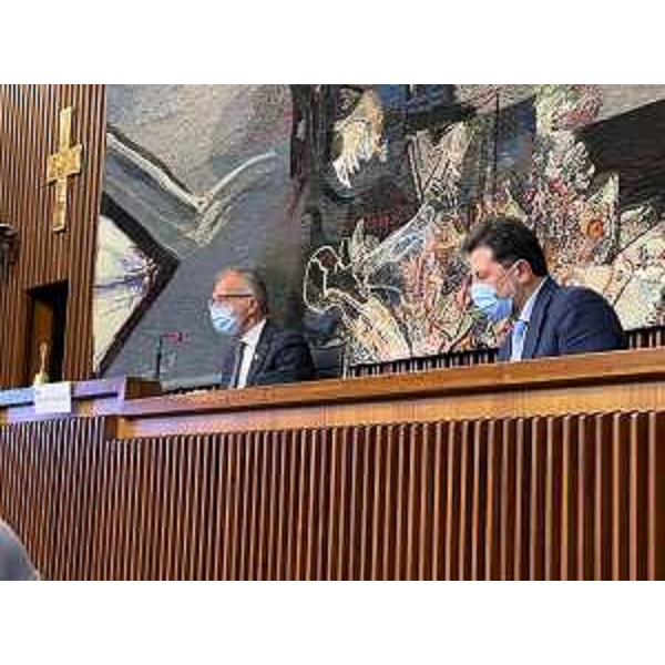 Il presidente del Cr Fvg, Piero Mauro Zanin (a sx), durante l'audizione in aula - Il presidente del Cr Fvg, Piero Mauro Zanin (a sx), durante l'audizione in aula