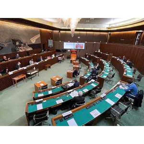 Una fase della seduta della V Commissione consiliare - Una fase della seduta della V Commissione consiliare