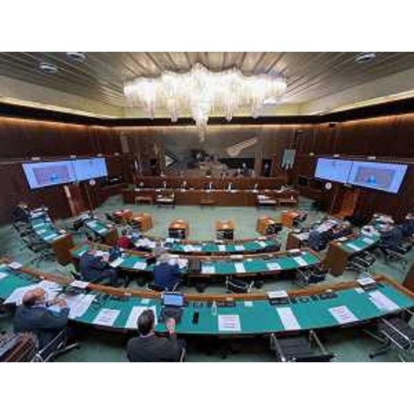 La I Commissione permanente riunita nell'aula consiliare per esaminare il ddl 147 - La I Commissione permanente riunita nell'aula consiliare per esaminare il ddl 147